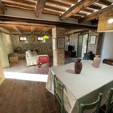 Villa In Amandola With Pool And Garden, Cleaning Included
