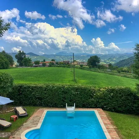 Villa In Amandola With Pool And Garden, Cleaning Included