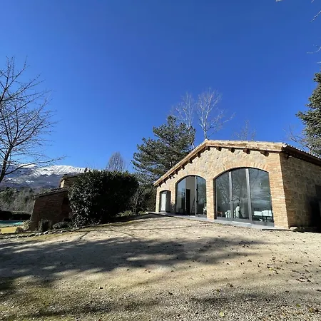 Villa In Amandola With Pool And Garden, Cleaning Included 빌라 *